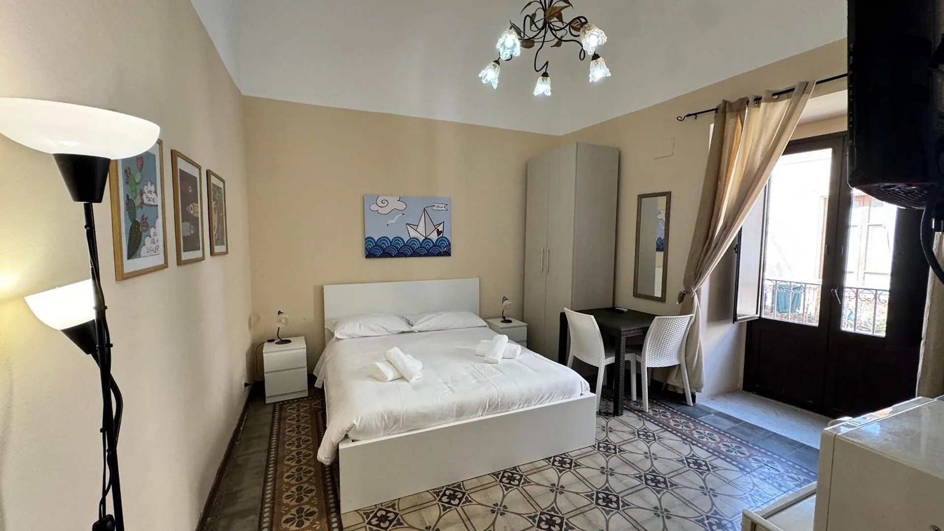 Rocco'S House Otel Cefalù 0*,