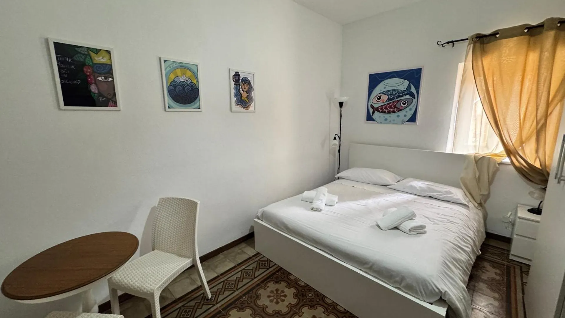 Rocco'S House Otel Cefalù İtalya
