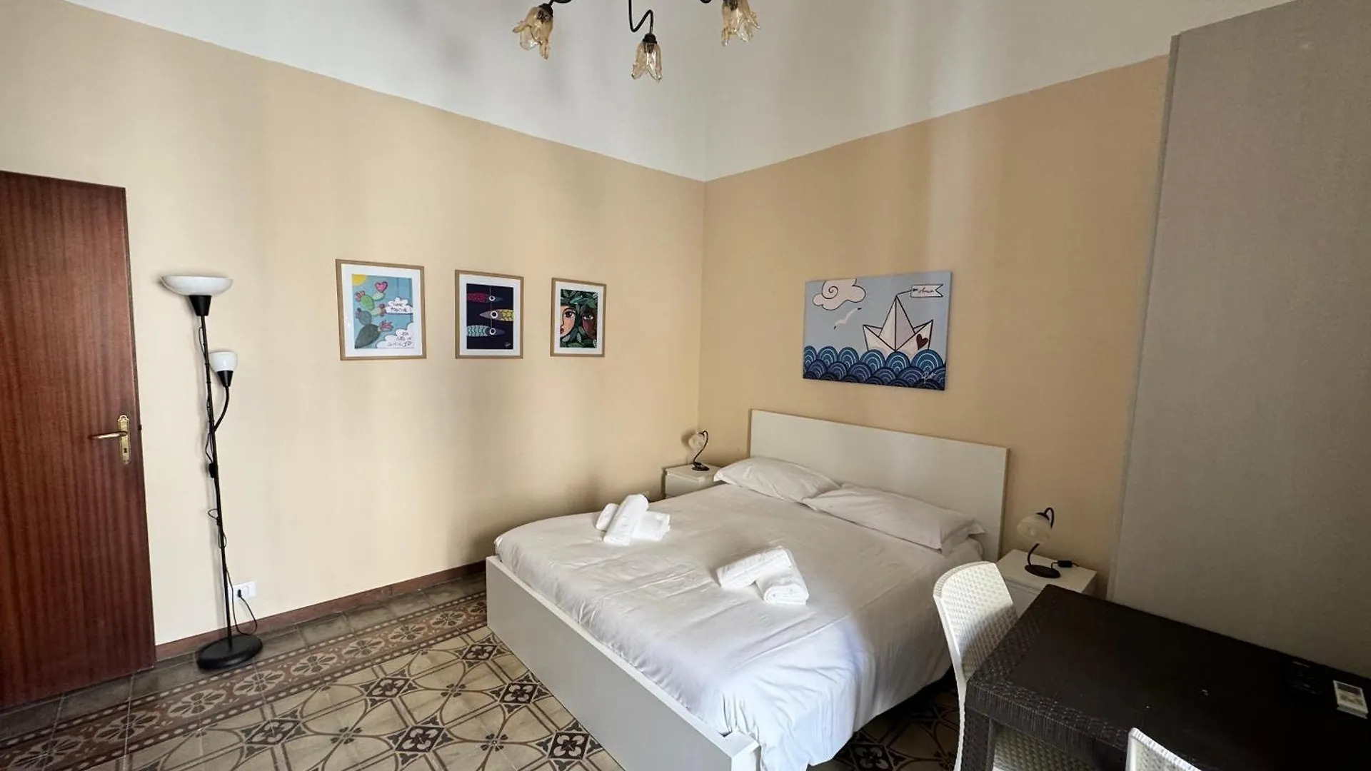 Rocco'S House Otel Cefalù Konukevi
